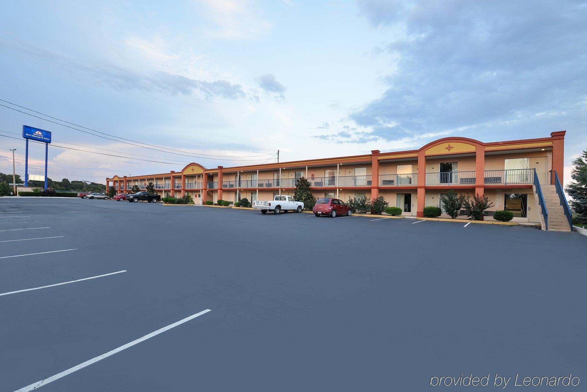 Americas Best Value Inn & Suites Williamstown Exterior photo