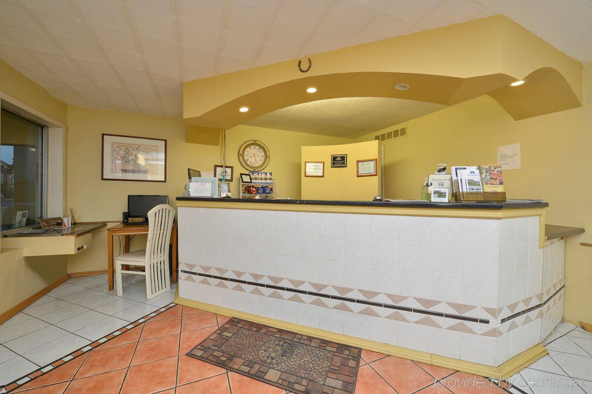 Americas Best Value Inn & Suites Williamstown Exterior photo