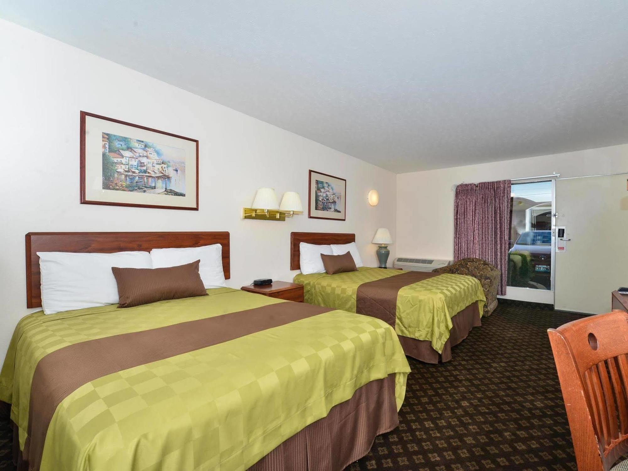 Americas Best Value Inn & Suites Williamstown Exterior photo