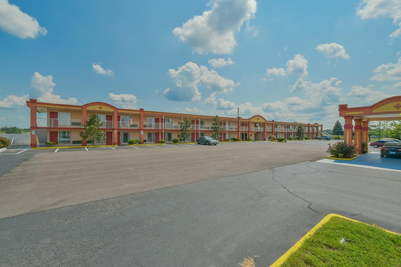 Americas Best Value Inn & Suites Williamstown Exterior photo